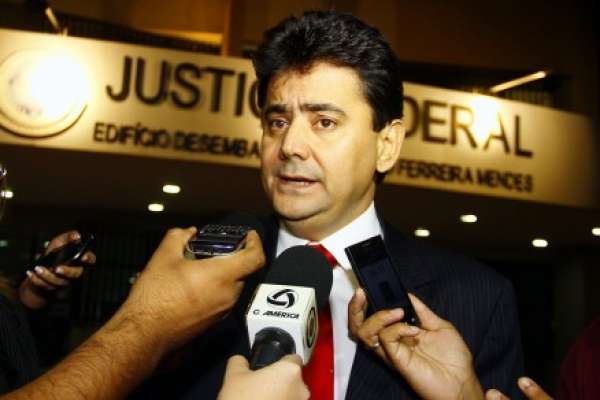 Juiz autoriza Eder Moraes a frequentar faculdade e igreja